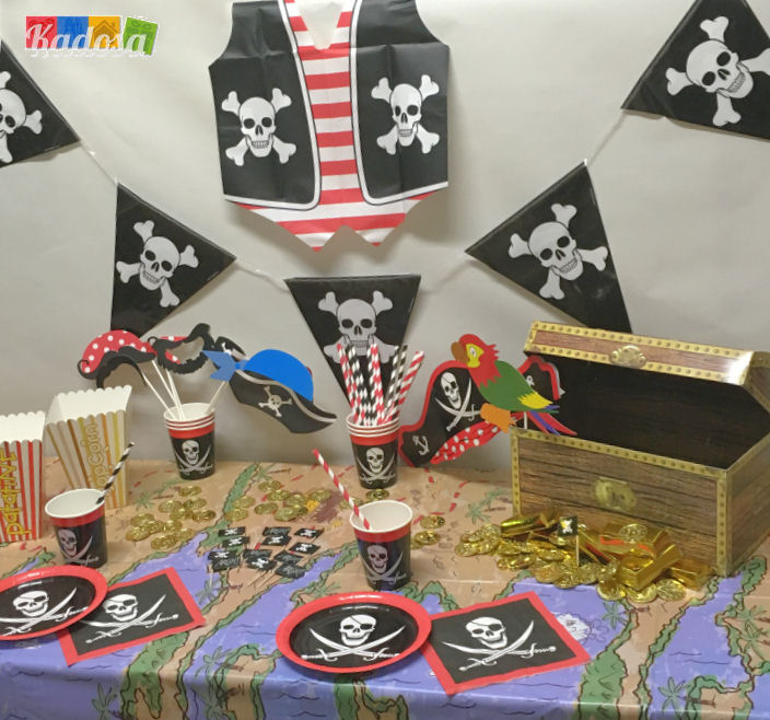 compleanni feste pirati,party pirata 10 Piatti cm18  Pirata serie 1A 