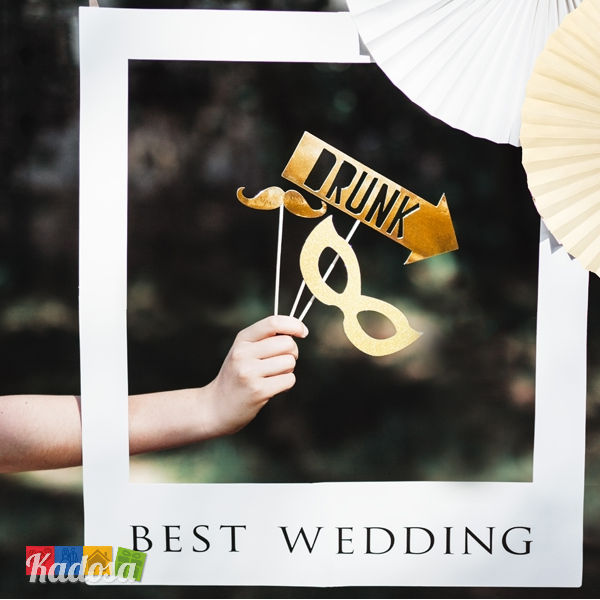 Set Photobooth BEST WEDDING con Cornice e Accessori Inclusi set accessori oro Polaroid Bacio Romantico Amore Love Matrimonio Selfie Selfiebooth Scatti Romantici - PBF2 - Kadosa